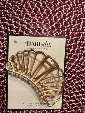 The HAIR edit Curated collection Gilded Mermaid Large Shell Claw Clip - Gold